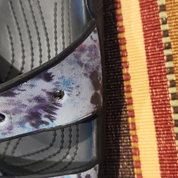 crocs tie dye sandals men's size 5 women's size 7 - Picture 7 of 7